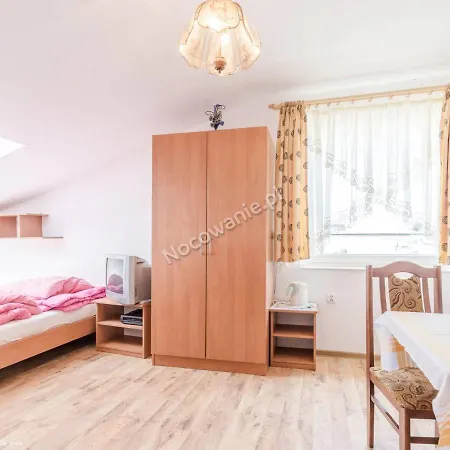 فندق مبيت وإفطار Goscinne Sloneczko Władysławowo